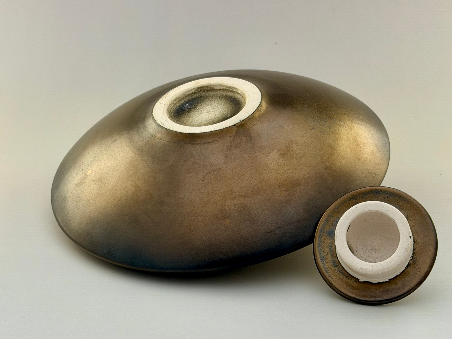 Small lidded vessel