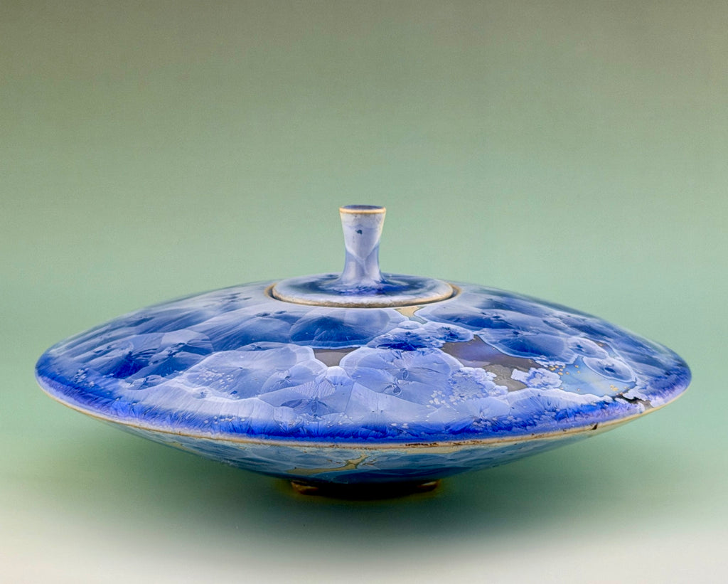 Small lidded vessel